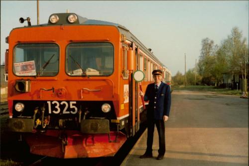 1980-talets slut Bengt-Erik Björklund och YF1-1325 rälsbuss